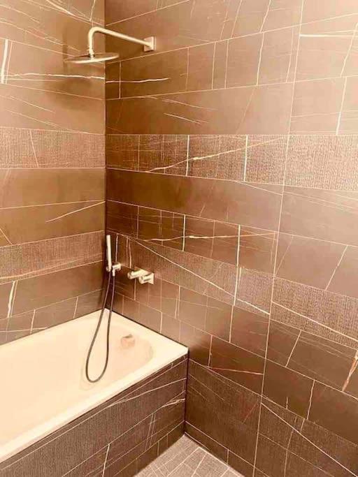 Large 3 Bed 3 Bathrooms Penthouse With Terrace And City Views In Londres Extérieur photo